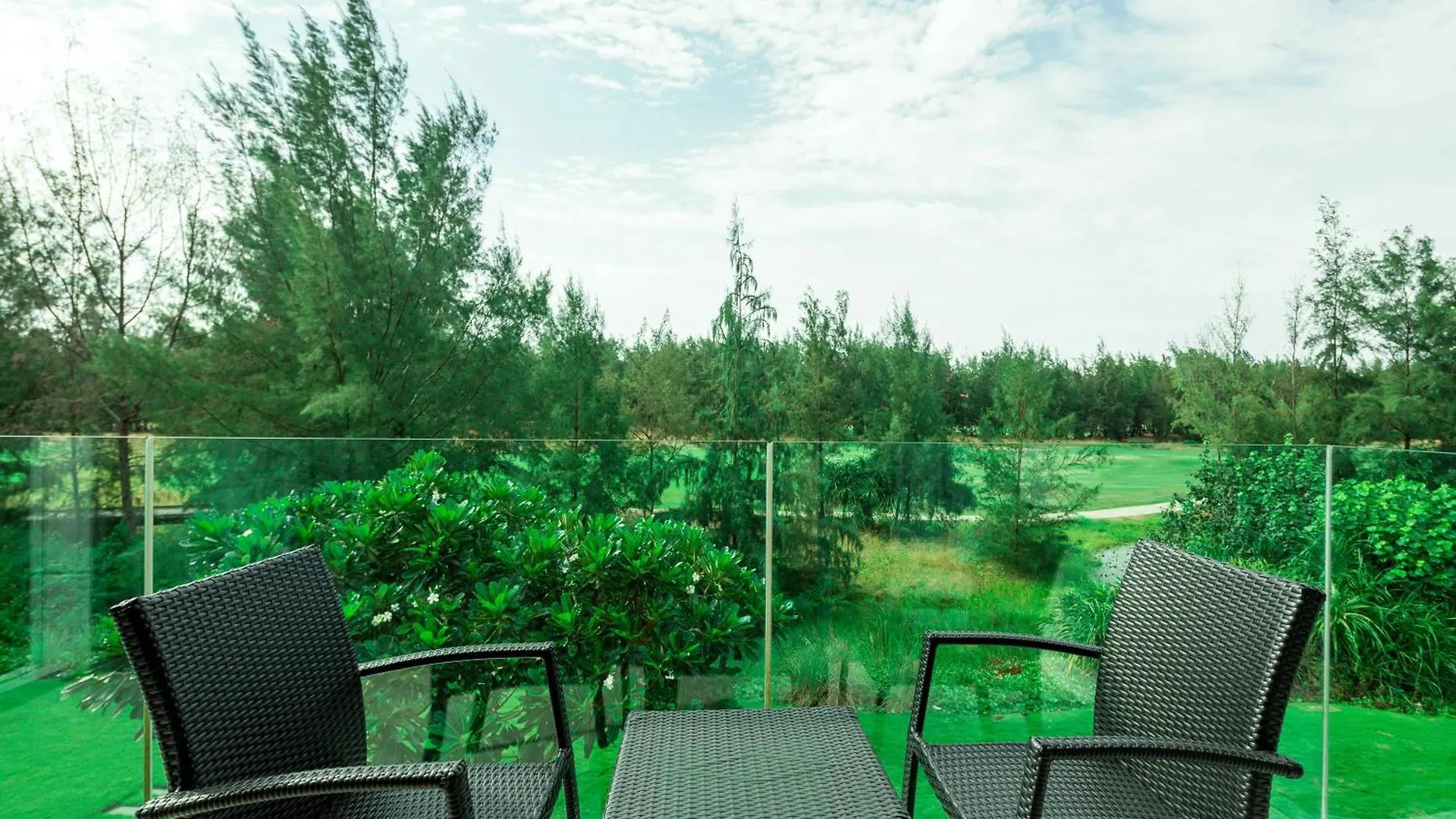 *****  Golden Beachside Resort Danang Vietnam
