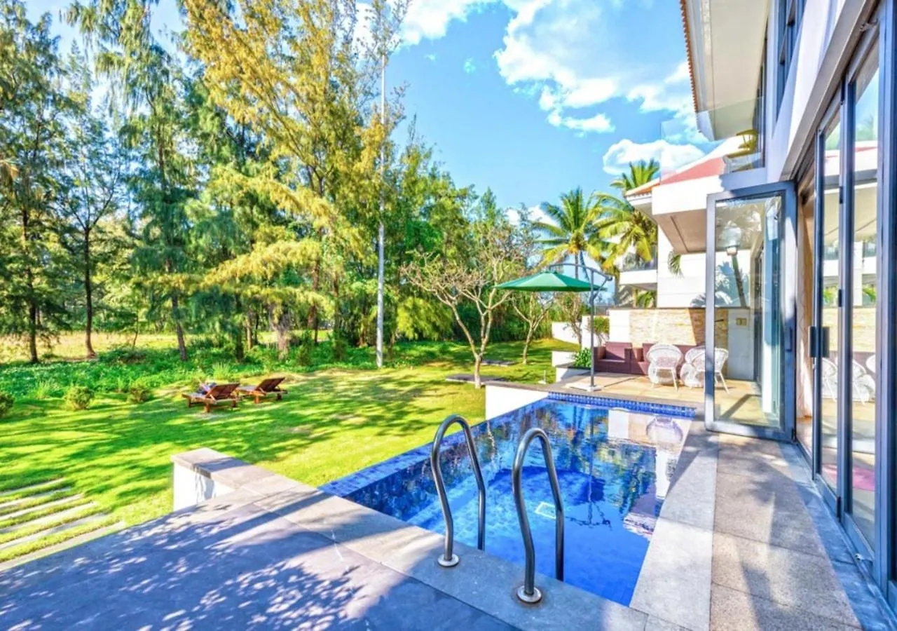 Golden Beachside Resort Danang 5*, Da Nang