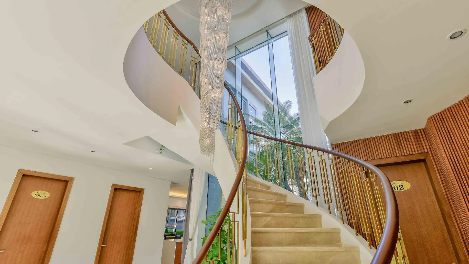 Golden Beachside Resort Danang 5*, Da Nang
