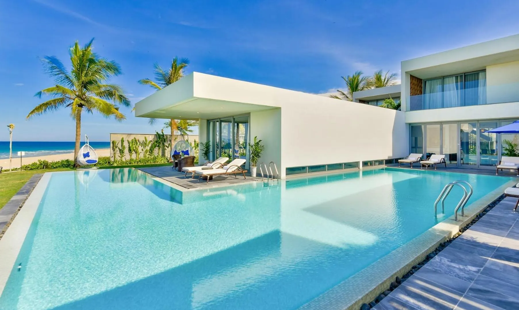 Golden Beachside Resort Danang