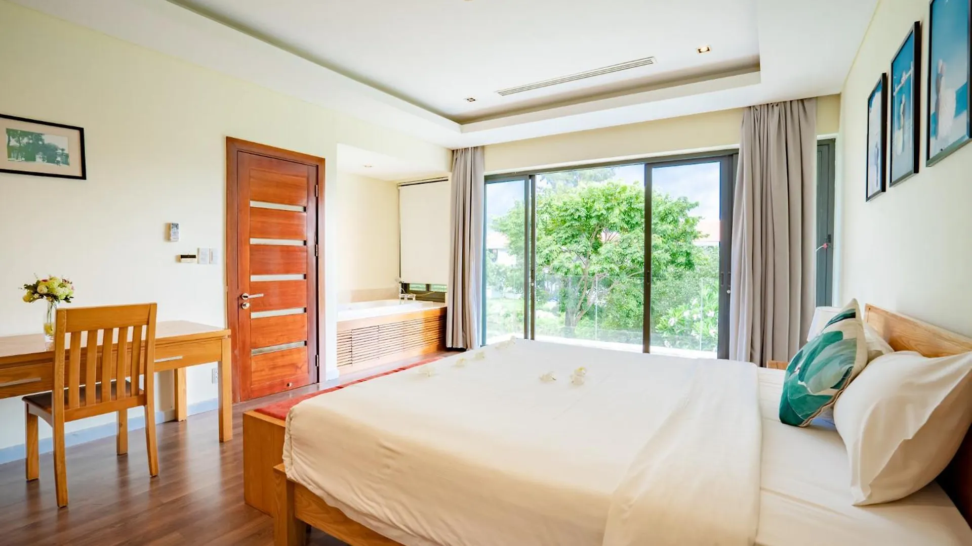 Golden Beachside Resort Danang