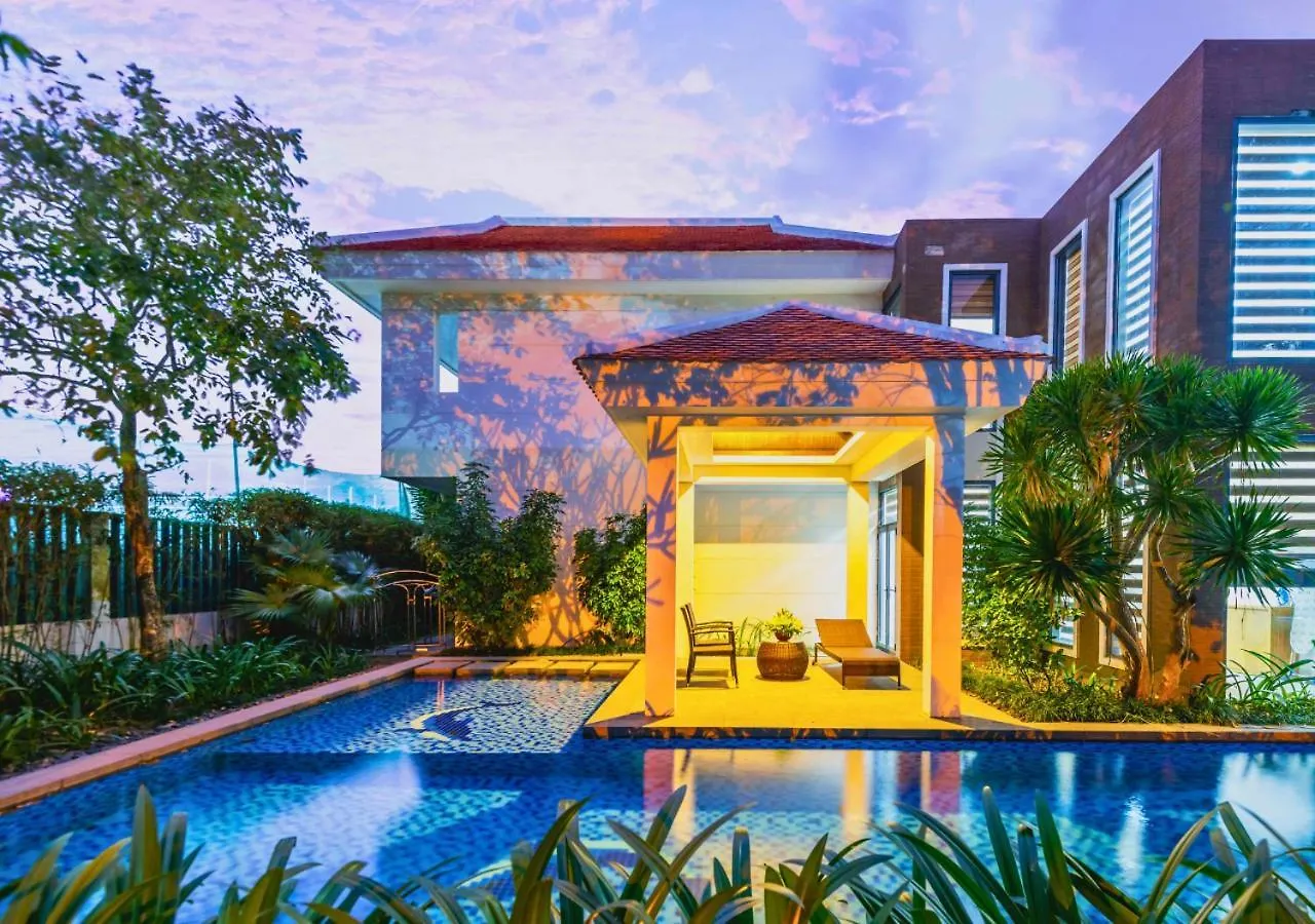 Golden Beachside Resort Danang