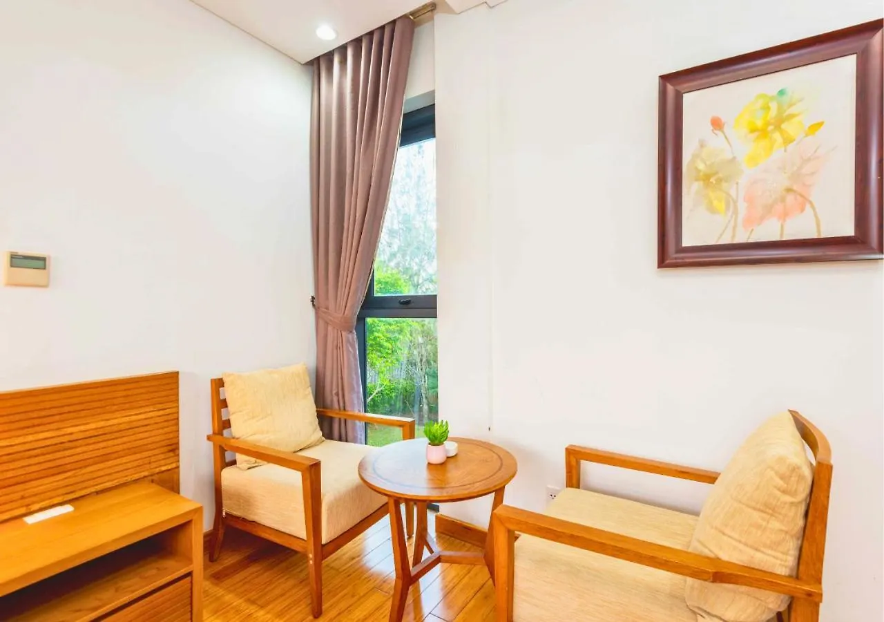 Golden Beachside Resort Danang 5*, Da Nang