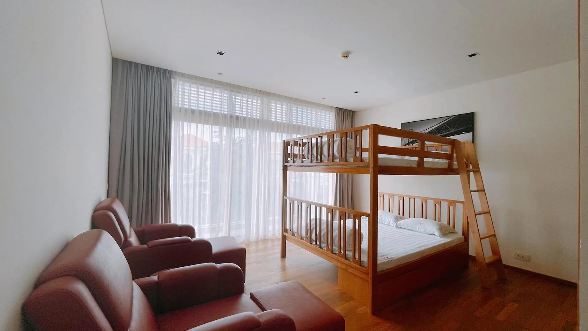 Golden Beachside Resort Danang 5*, Da Nang