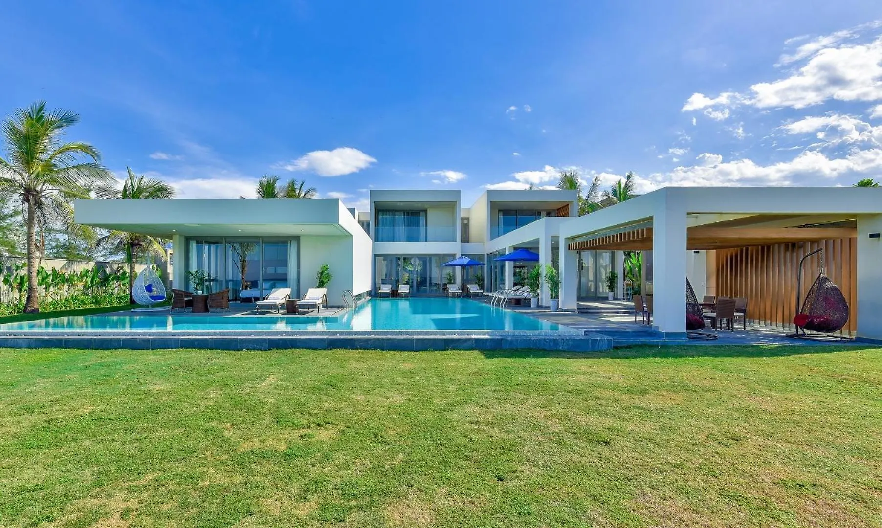 Golden Beachside Resort Danang Vietnam