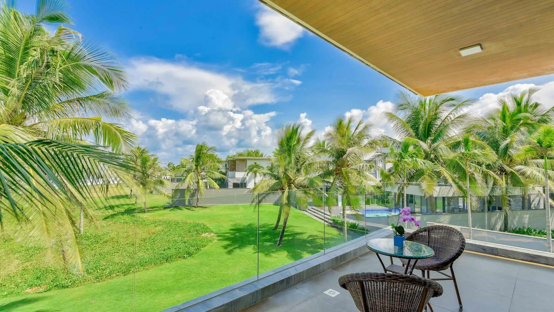 Golden Beachside Resort Danang Da Nang