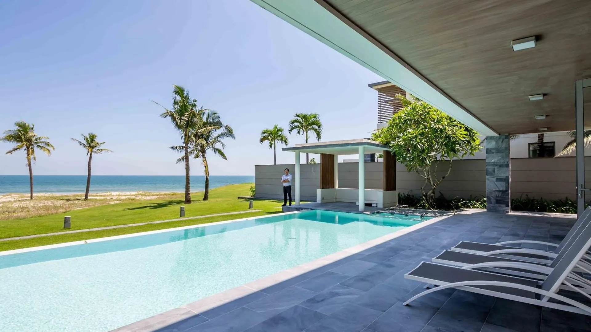Golden Beachside Resort Danang