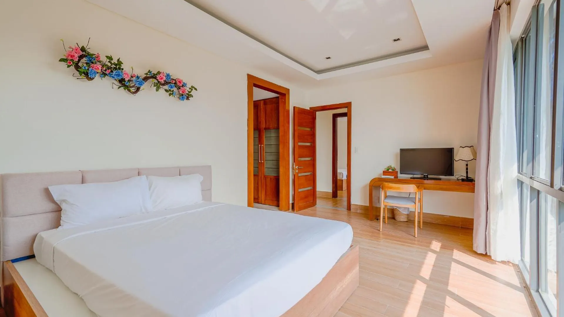 Golden Beachside Resort Danang