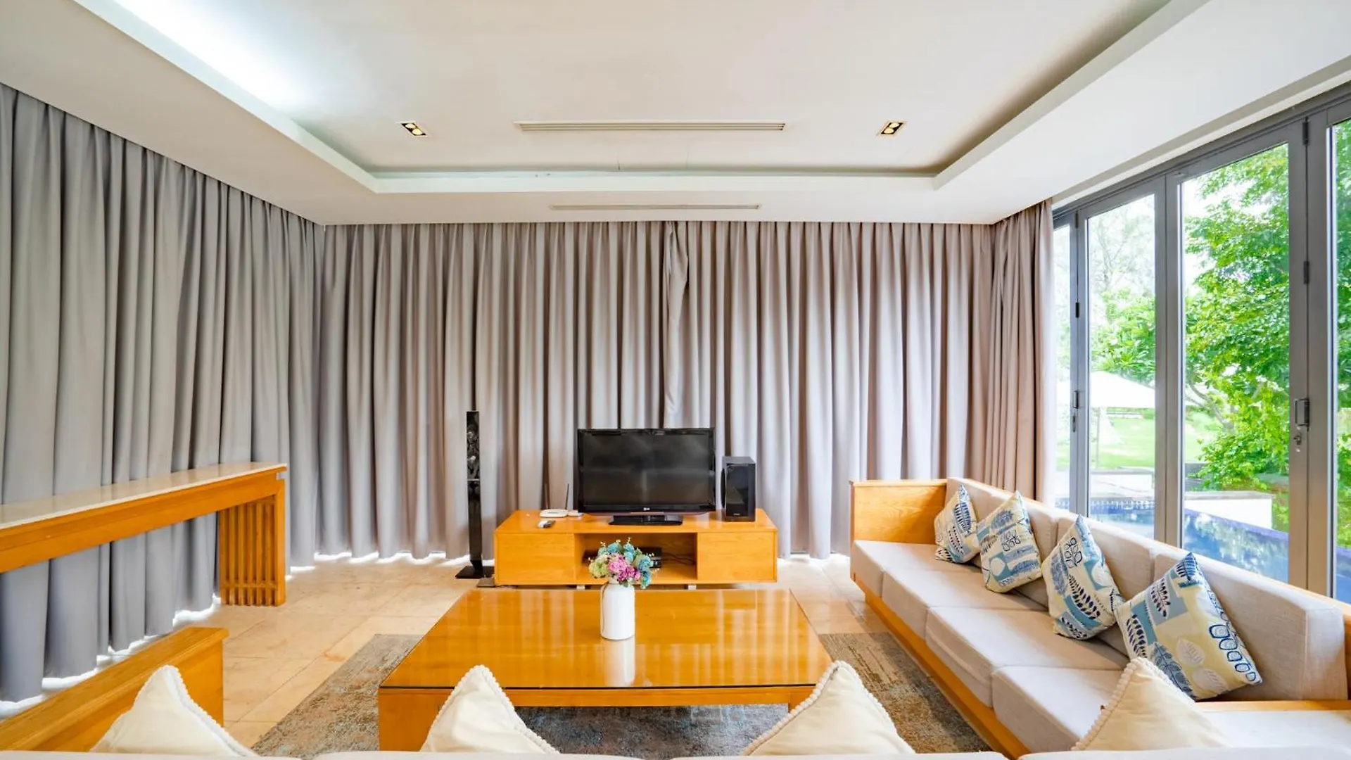 *****  Golden Beachside Resort Danang Vietnam