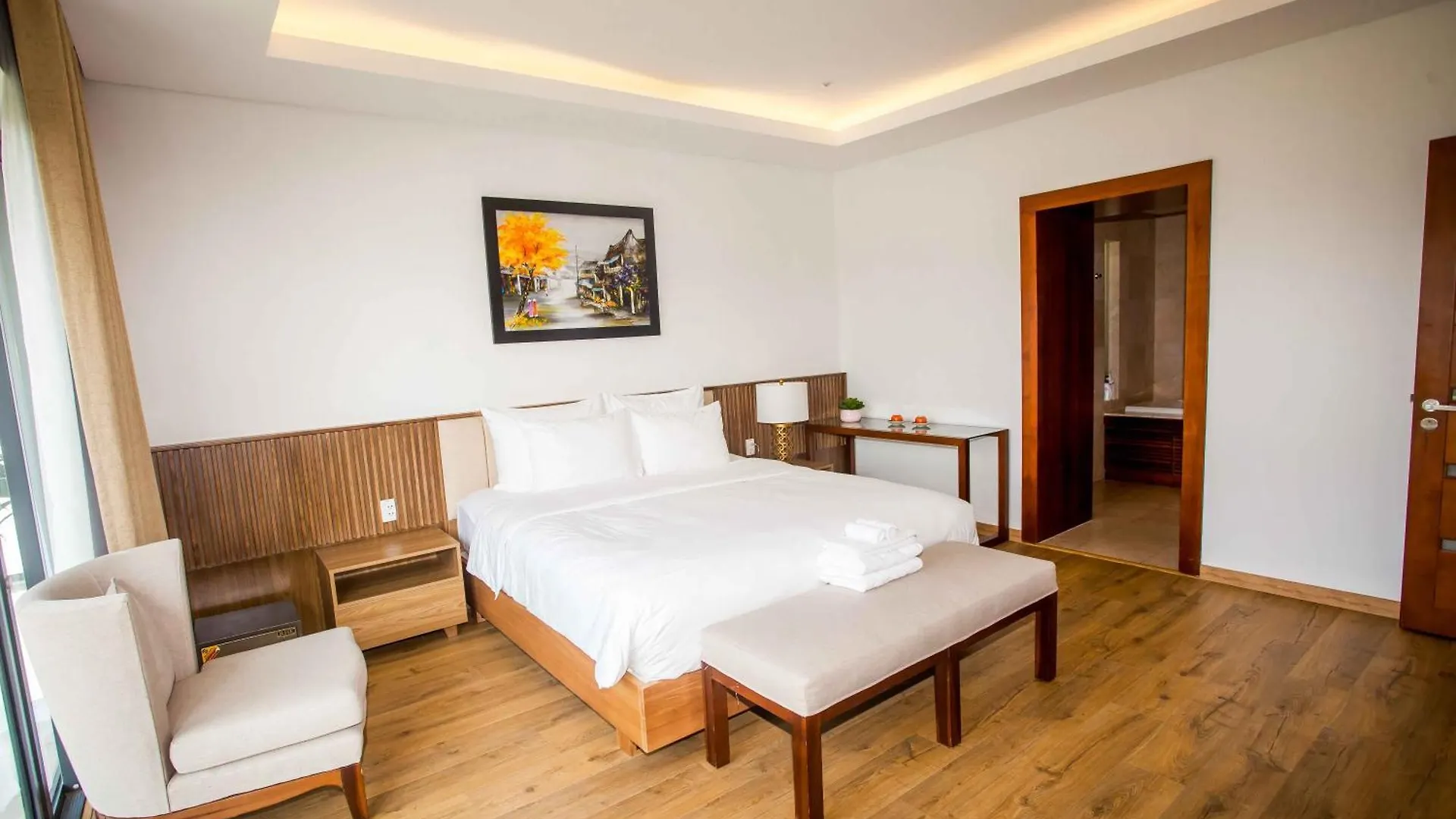 Golden Beachside Resort Danang