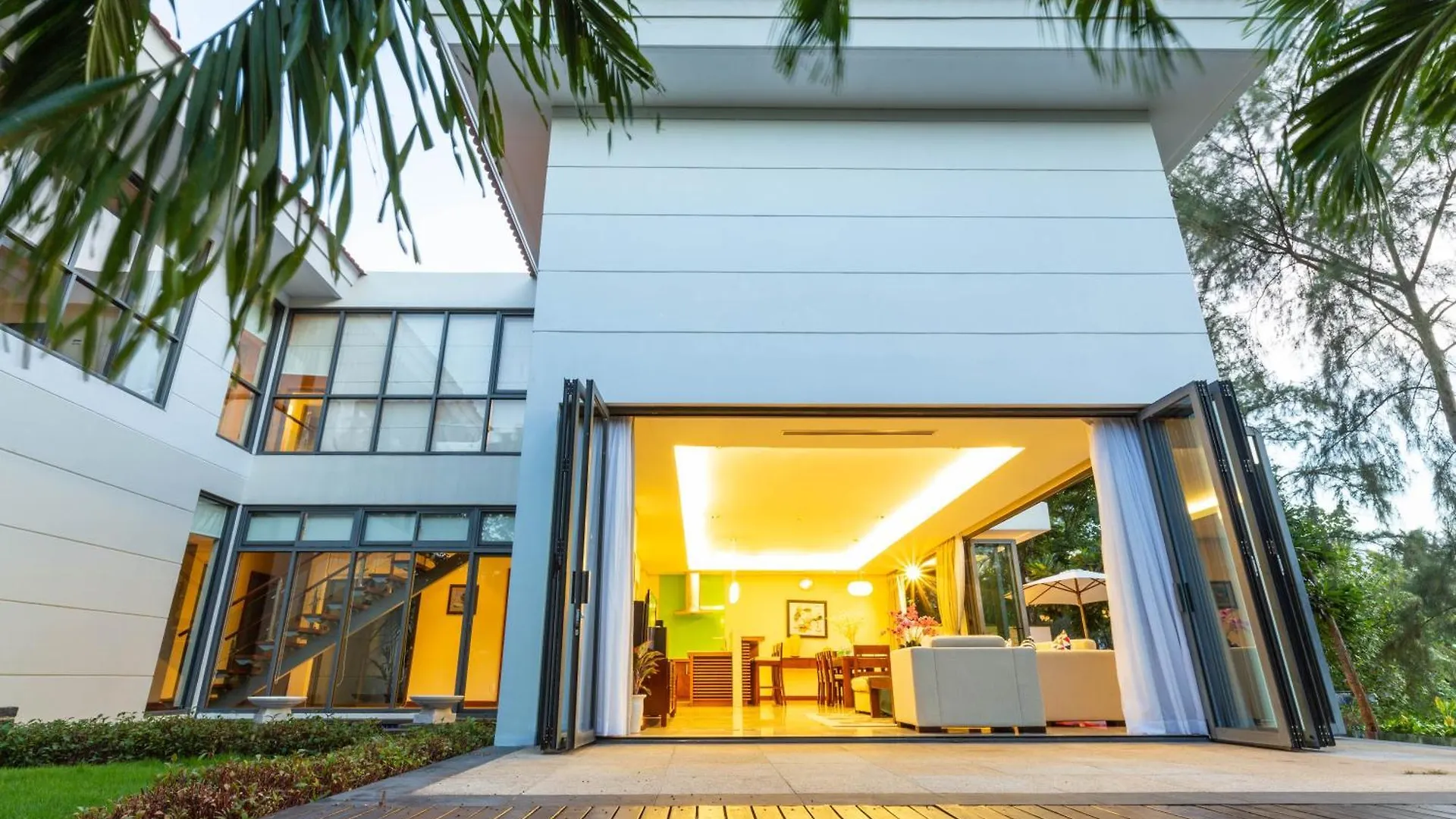 Golden Beachside Resort Danang Vietnam